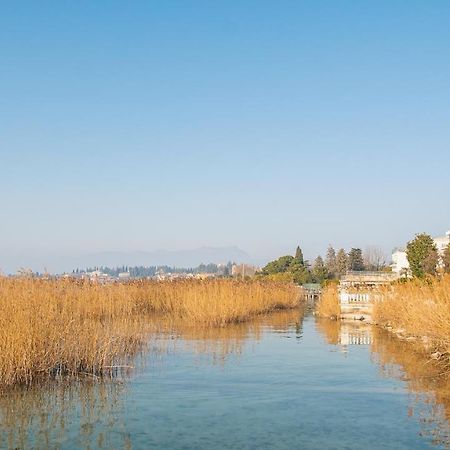 The Zodiac Apartment - Italian Homing Sirmione Kültér fotó